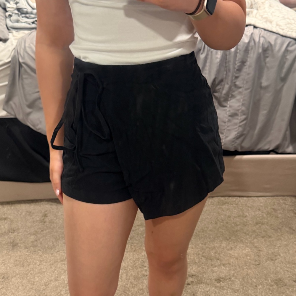 Black Tie-Waist Women's Shorts - Brand: